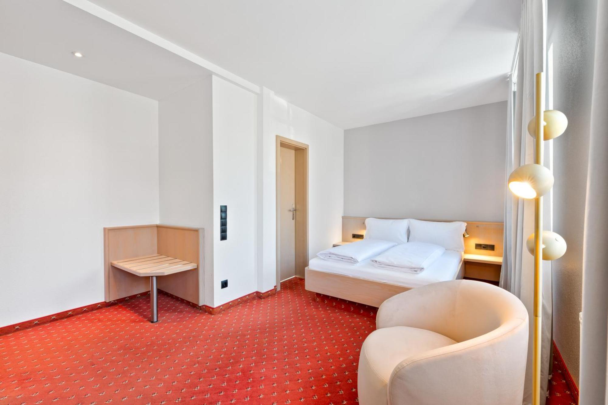 Steiners Hotel Airport-Messe Estugarda Exterior foto